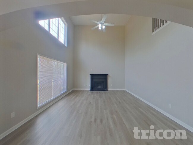 Foto del edificio - 7568 Cole Ln