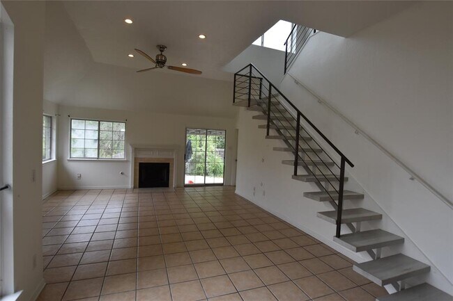 Foto del edificio - 7219 John Blocker Dr
