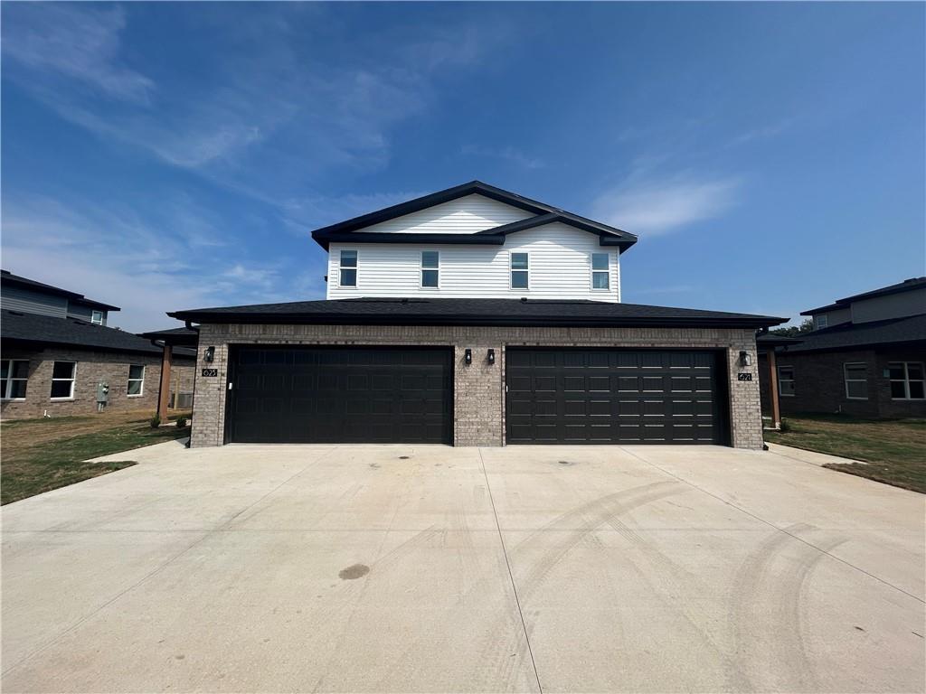 Foto principal - 621 Cosmos St