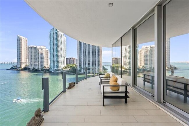 Foto del edificio - 300 Biscayne Blvd Way