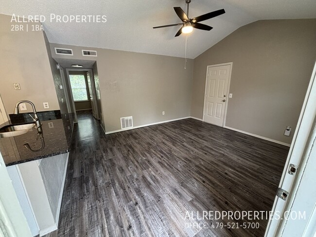 Building Photo - 2010 Blueberry Ln