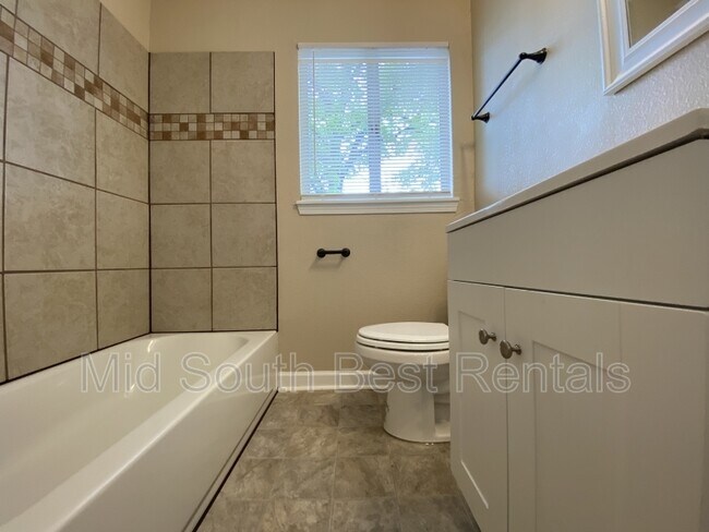 Foto del edificio - 33 Purdue Cir