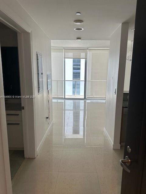 Building Photo - 1050 Brickell Ave