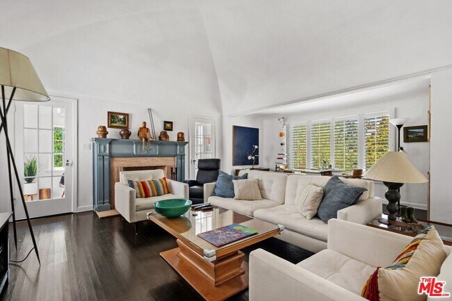 Foto del edificio - 202 N Gower St