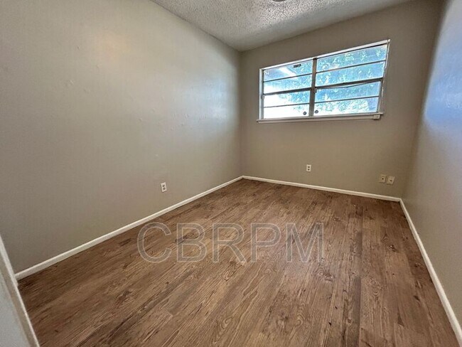 Foto del edificio - 1613 69th St