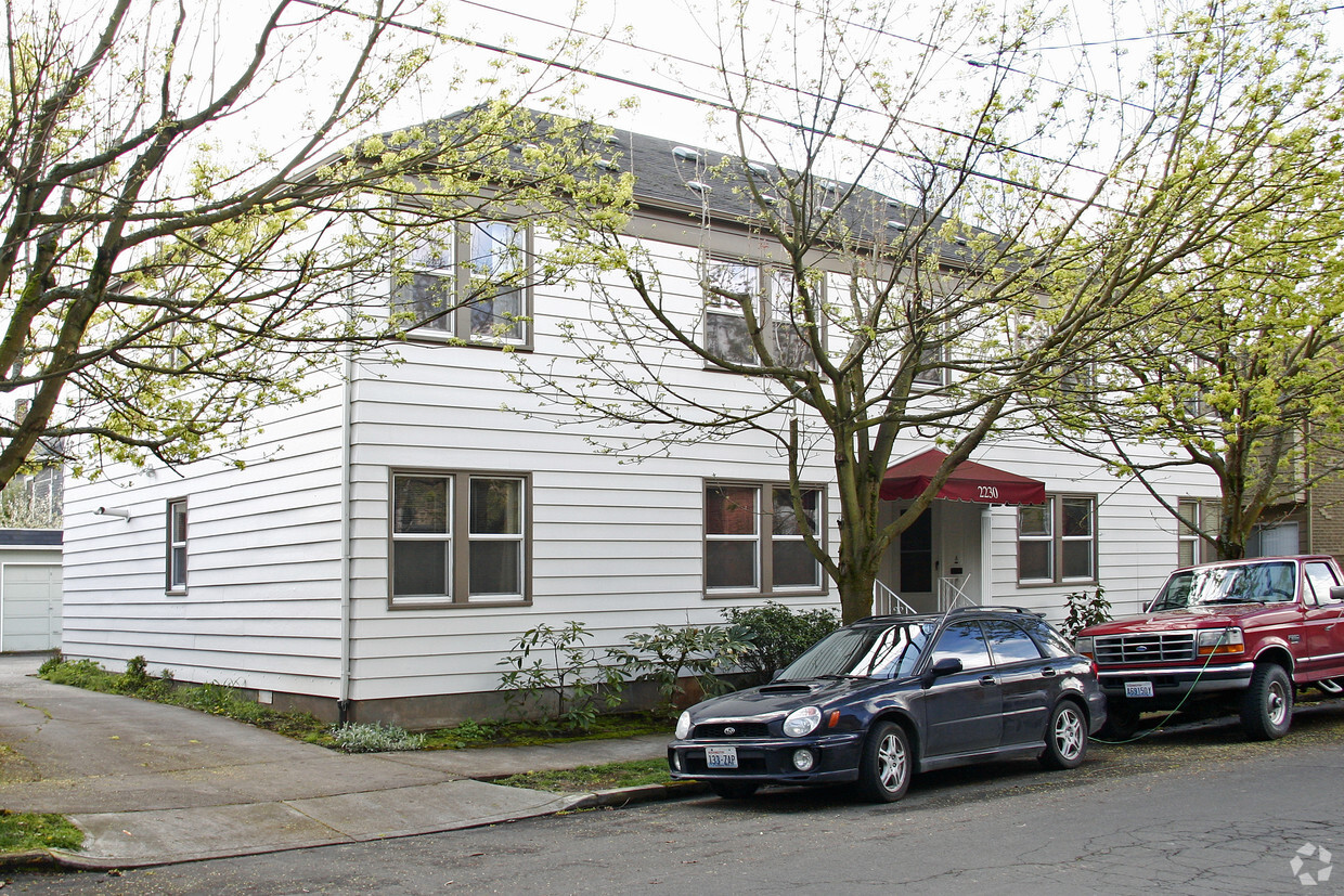 Foto del edificio - 2230 NE Halsey St