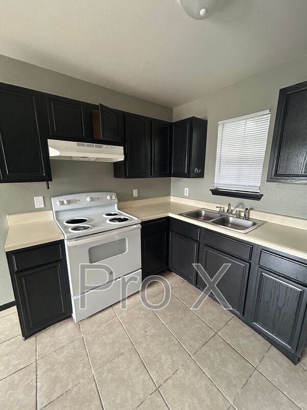 Photo - 1414 S Powell St Apartment