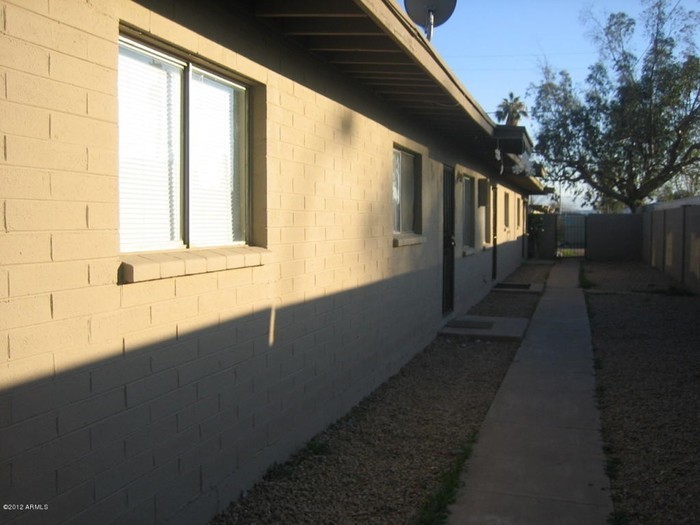 Primary Photo - 9361 W Polk St
