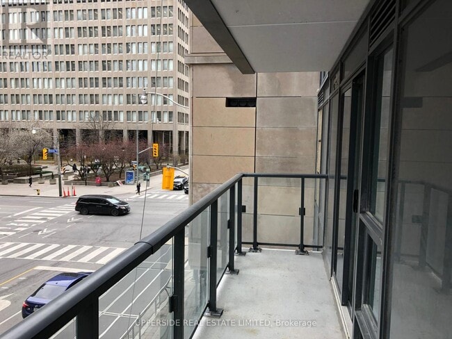 Building Photo - 955 Bay St.