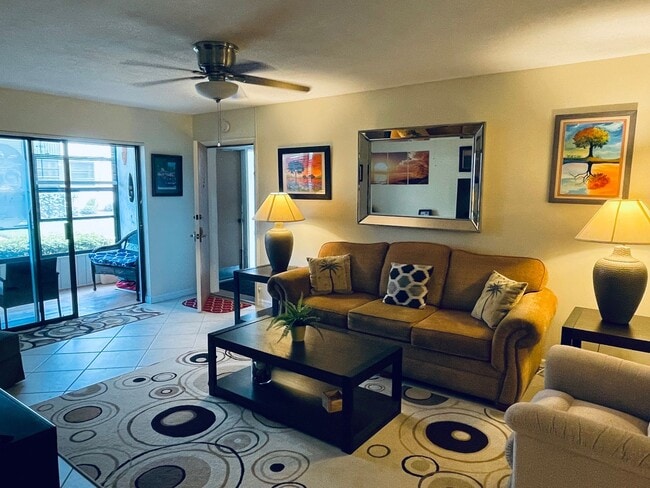 Building Photo - Palm Colony Indialantic, ground floor full furnished unit