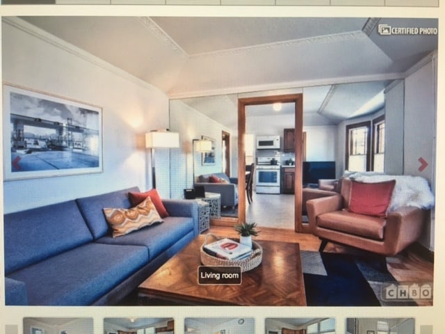 Livingroom - 800 Moscow St