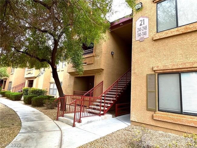 Foto del edificio - 8250 N Grand Canyon Dr