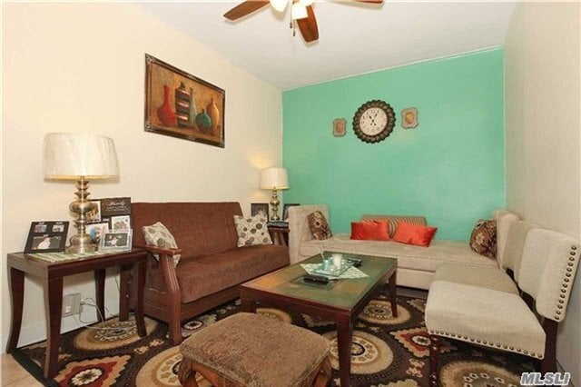 Foto del edificio - 98-13 Corona Ave.