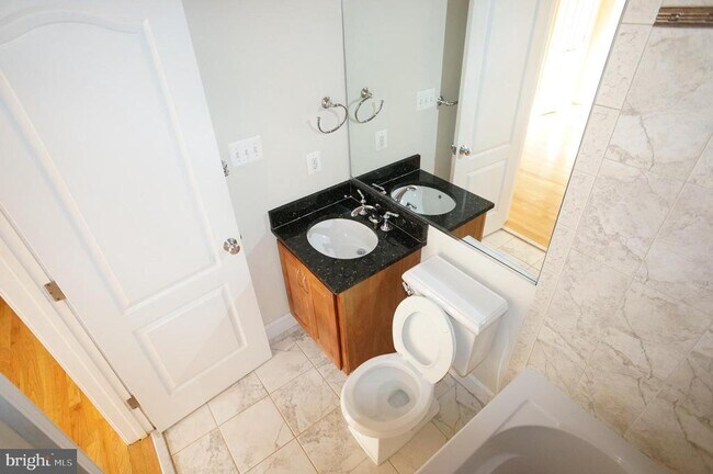 Foto del edificio - 1929 1st St NW