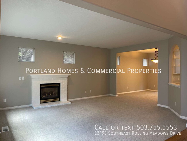 Building Photo - 13493 SE Rolling Meadows Dr