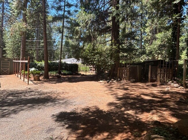 Building Photo - 14737 Wildlife Dr