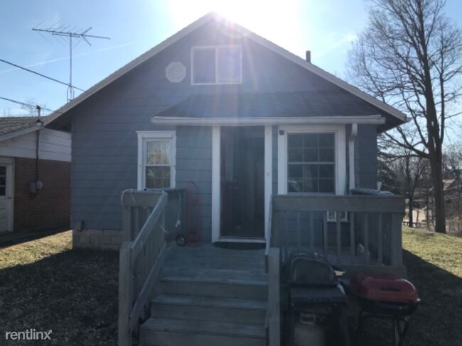 Building Photo - 3 br, 2 bath House - 1100 Fountain Blvd