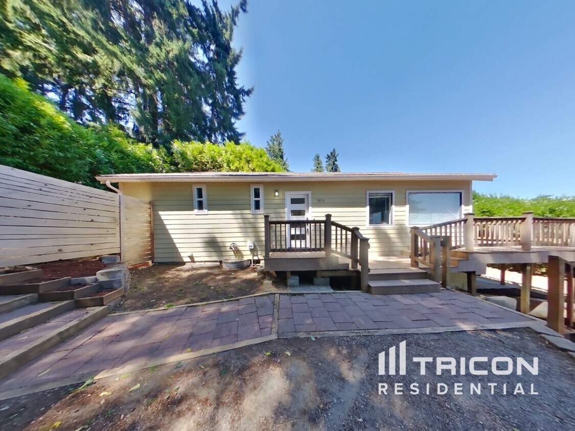 Foto principal - 5555 Madrona Ave NE