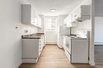 Building Photo - Elkwater Apartments