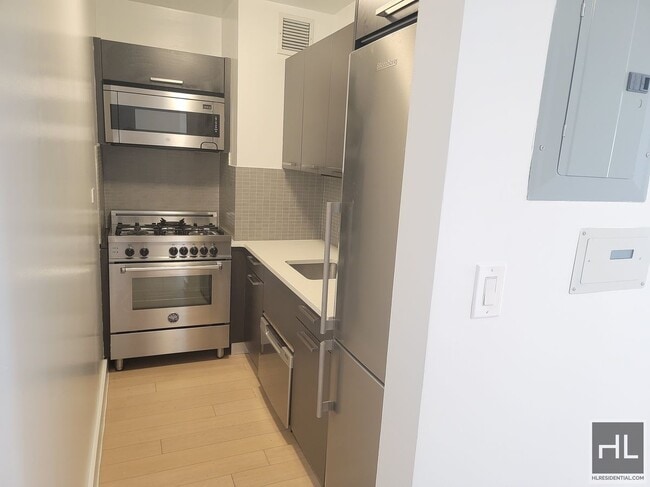 Building Photo - East 39th Street