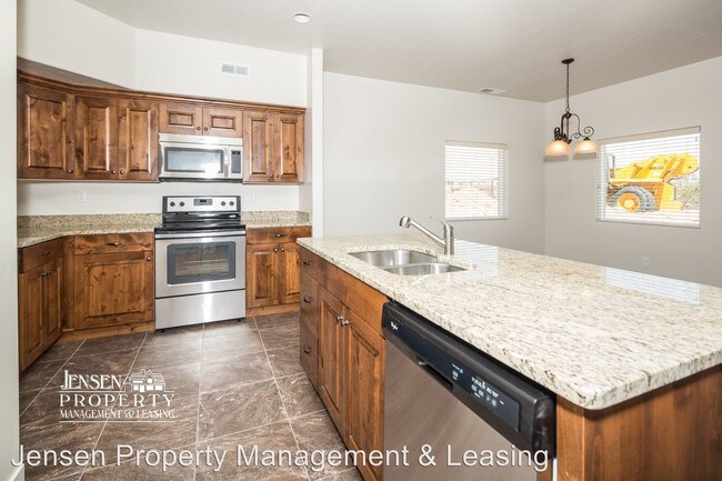 Building Photo - 68 S 6130 W