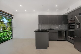 Building Photo - 17620 Atlantic Blvd