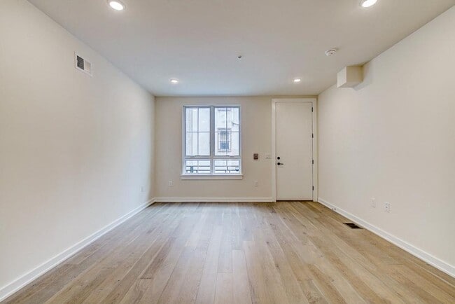 Foto del edificio - 728 S 10th St