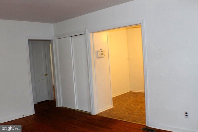Building Photo - 643 N Evergreen Ave