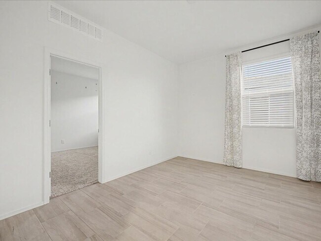 Foto del edificio - 10315 W Robertson St