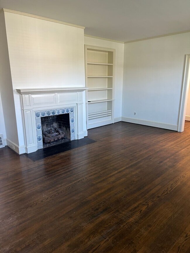 Building Photo - Augusta Road, 3BD/2BA, 2400SF