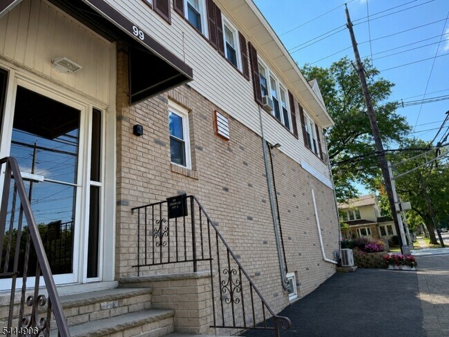 Foto del edificio - 99 Nutley Ave