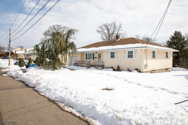 Foto del edificio - 711 Brooklyn Ave