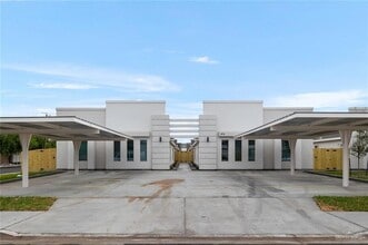 Building Photo - 1415 Petri Dr