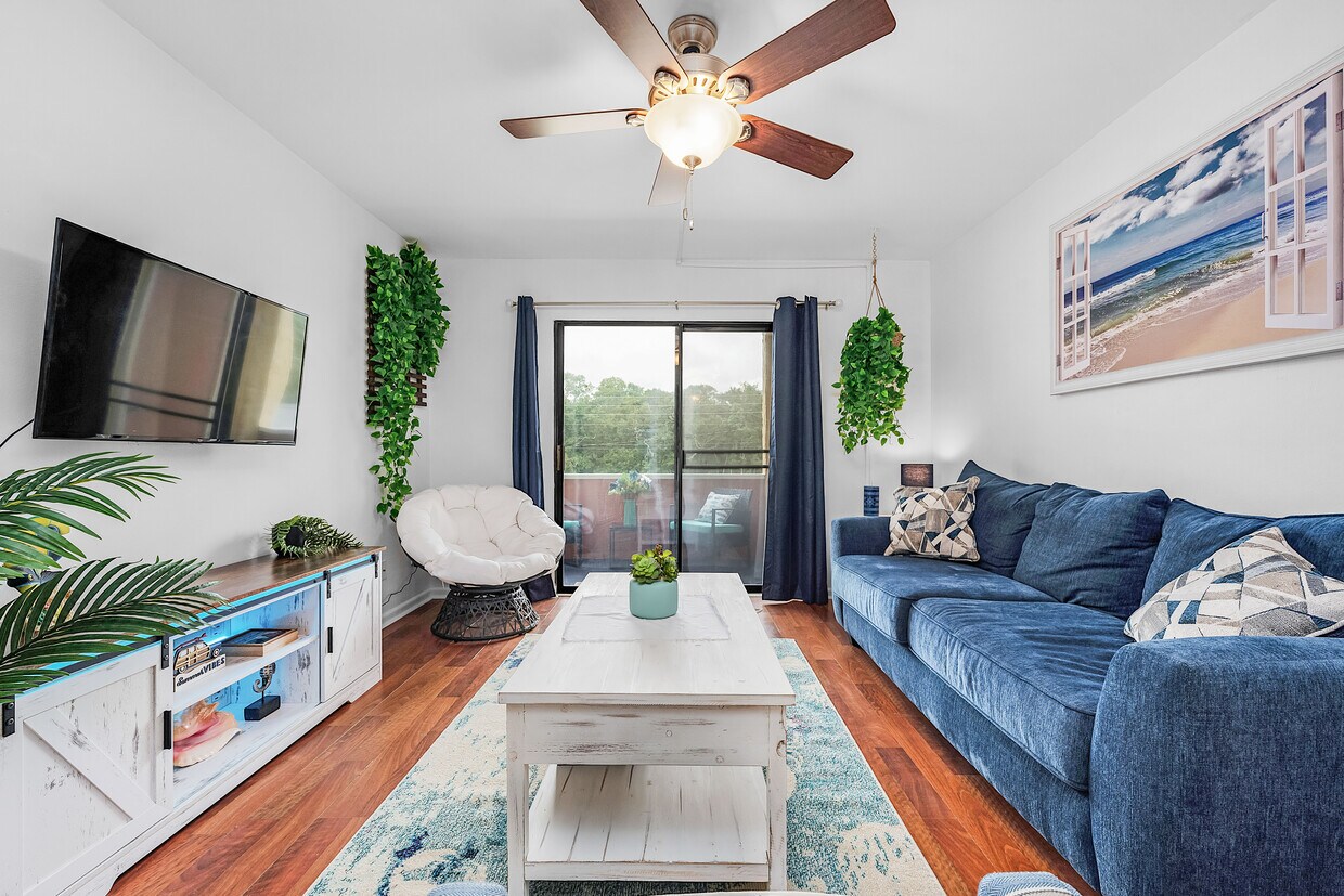 Foto principal - 209 W Miracle Strip Pkwy