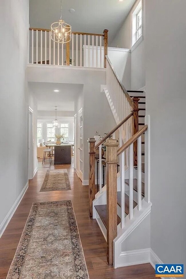 Foto del edificio - Upscale living in this beautiful model home in Old Trail - 4BR, 3.5 Ba