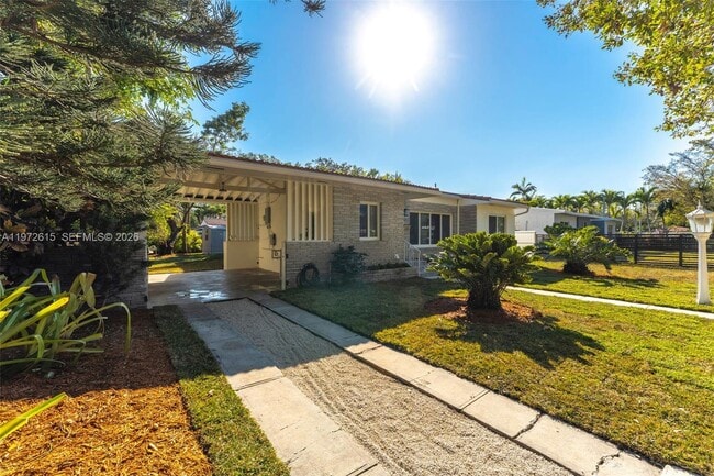 Foto del edificio - 3965 SW 60th Ct