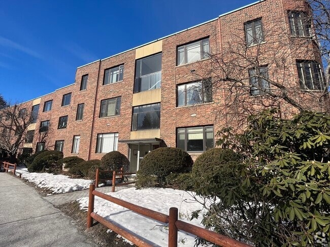 Building Photo - 569 Washington St