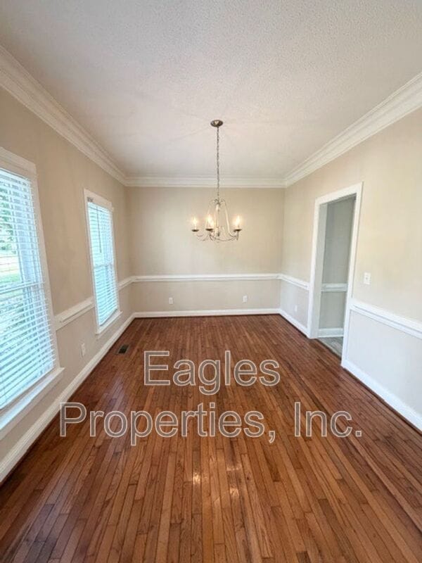 Building Photo - 242 N Marion Dr