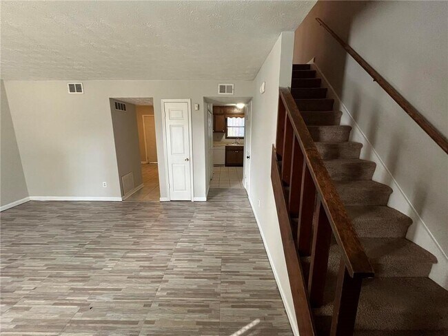 Building Photo - 2393 Cragstone Ct