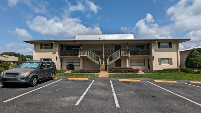 Building Photo - 116 Fairway Ct