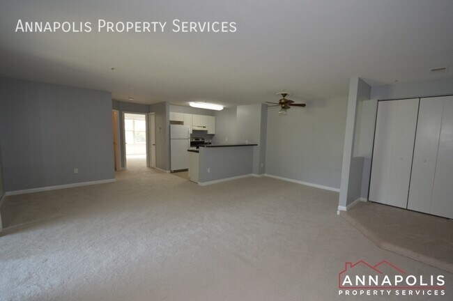 Building Photo - 10 Hearthstone Ct