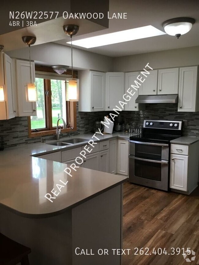 Building Photo - N26W22577 Oakwood Ln