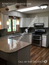 Building Photo - N26W22577 Oakwood Ln