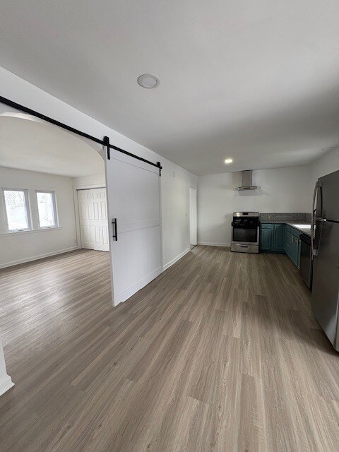 Stunning 2000 SQ FT Loft-Style 1 BDRM 1 BATH - All Inclusive -1 PRICE FOR ALL- Newly Renovated! - 608 Ridge Rd