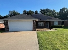 Building Photo - 1725 Sunset Dr