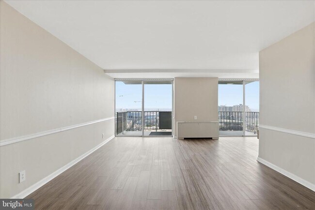 Foto del edificio - 301 N Beauregard St