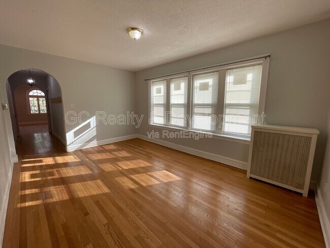 Foto del edificio - 7512 N Claremont Ave