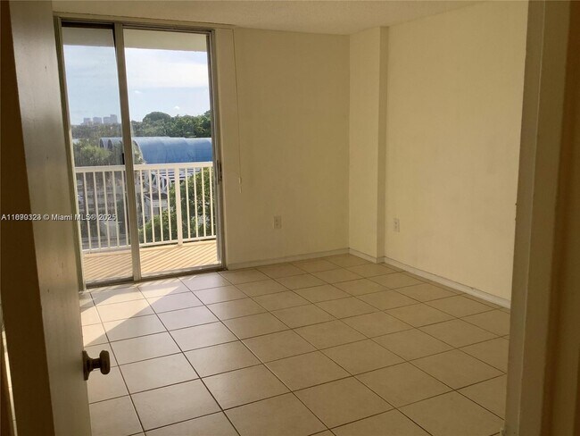 Foto del edificio - 150 SE 25th Rd