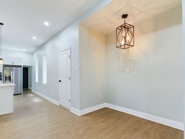 Building Photo - Amazing renovated house for rent