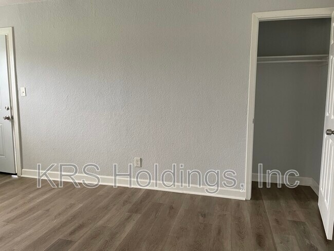 Foto del edificio - 2506 Leo St